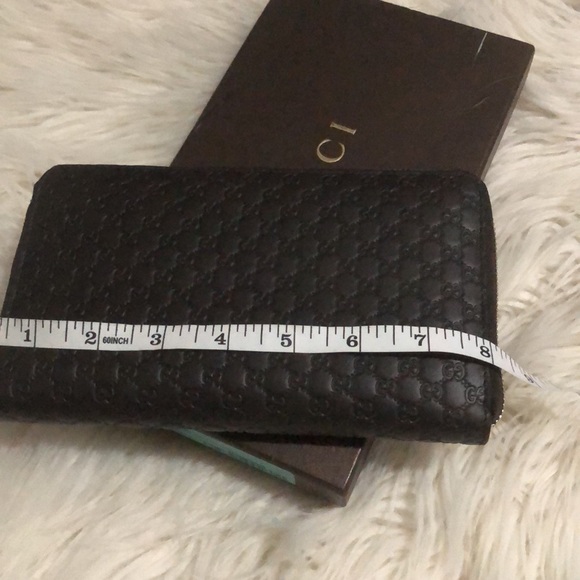 Gucci Authentic Wallet like new - Picture 16 of 17